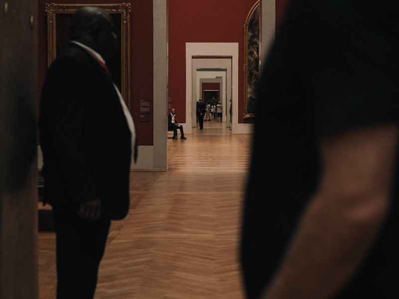 Se solicitan custodios